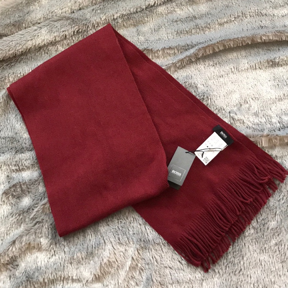 NWT HUGO BOSS SCARF